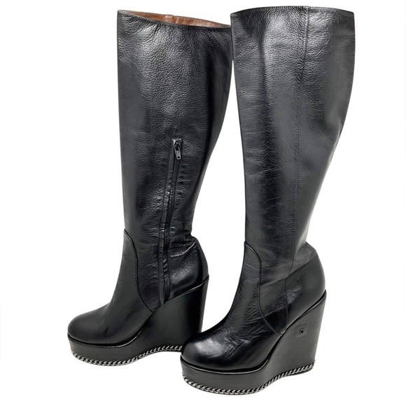 {RITCH ERANI NYFC} Black Leather Wedge Boots with Chain Detail - Picture 15 of 16